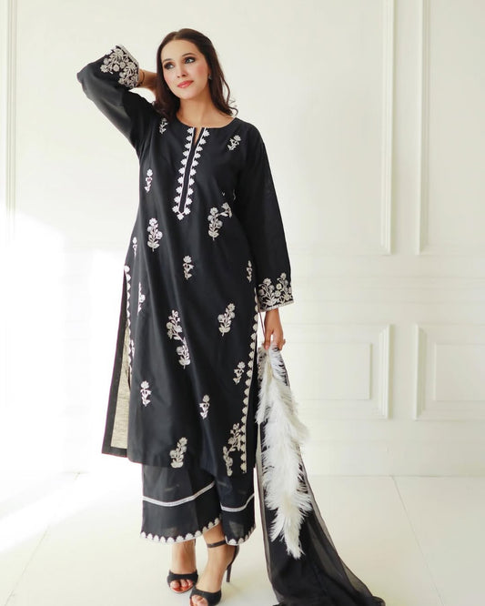 Delight Black Emb Long Length 2Pc